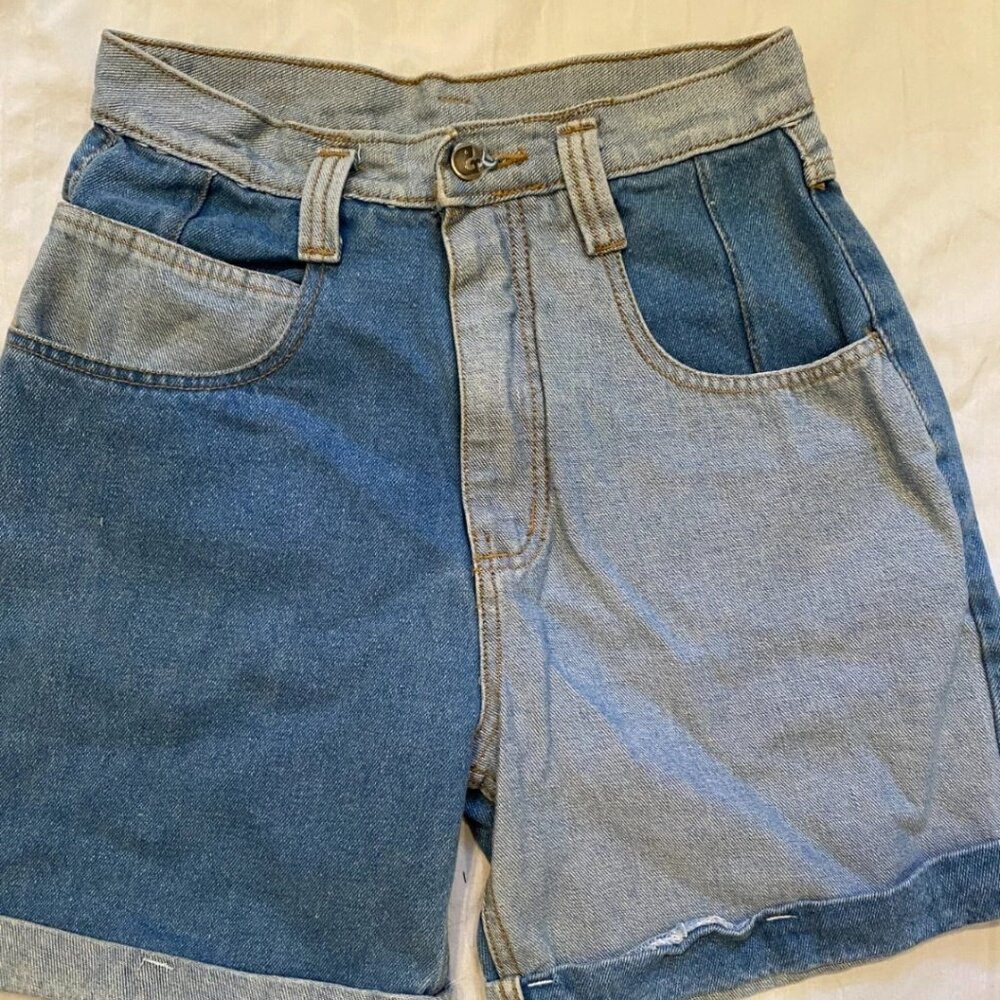 Rare Vintage CRAYON Two Tone denim high waisted shorts size 9/10
